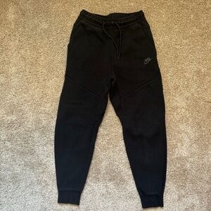 Nike Sportswear Tech Fleece - BLACK